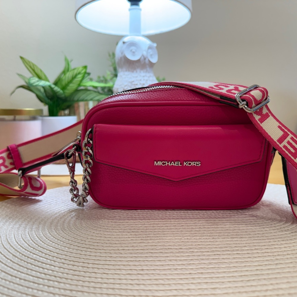 Michael Kors Maisie Small Pebbled Leather 2-in-1 Camera Bag Dragonfruit